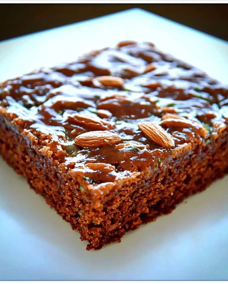 Schmeckt dieser saftige Low Carb Zucchini-Mandel-Kuchen? image 2